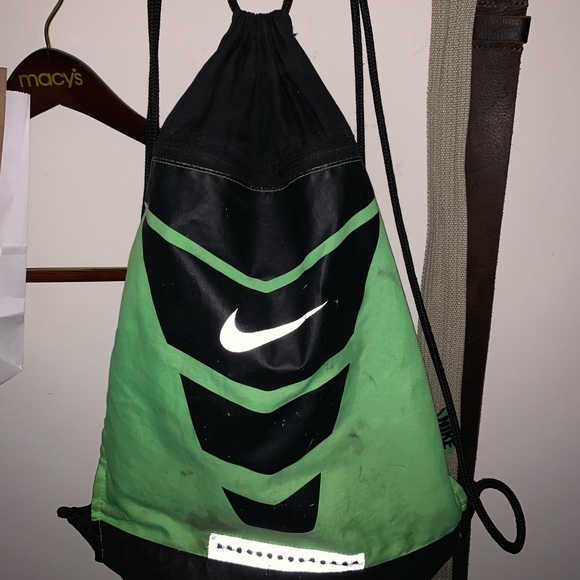 Green Nike Bag - Picture 1 of 4